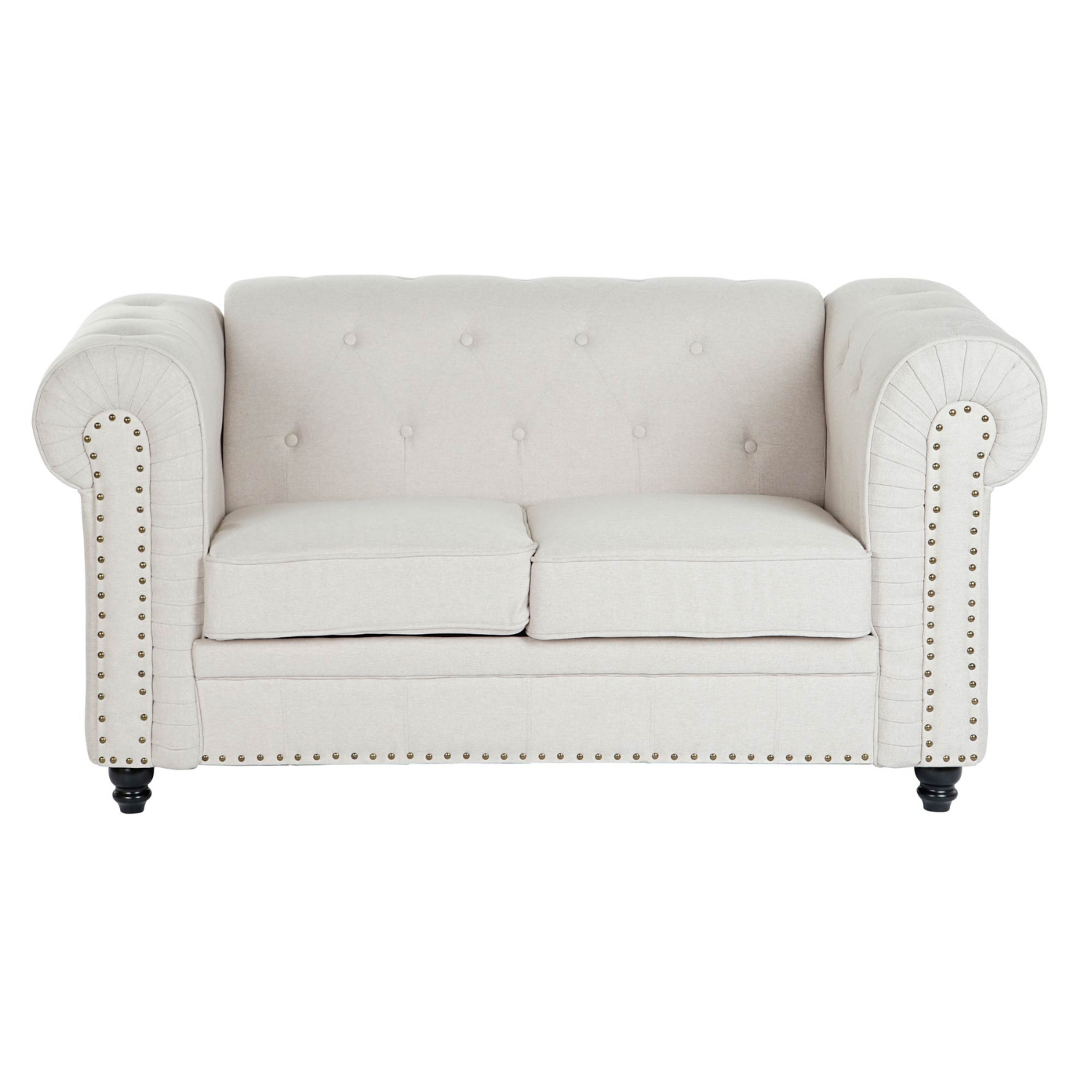 Este sofá Chesterfield de dos plazas aporta un toque de distinción y sofisticación a cualquier espacio. Tapizado en poliéster de color crema con un elegante diseño capitoné y detalles de tachuelas, este sofá combina a la perfección el estilo clásico con la comodidad moderna. Su estructura de madera garantiza durabilidad y resistencia, mientras que sus dimensiones compactas (162x84x77 cm) lo hacen ideal para espacios más reducidos sin sacrificar el estilo.