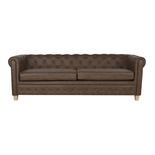 Este sofá Chesterfield de tres plazas es la combinación perfecta de estilo atemporal y confort moderno. Tapizado en poliéster marrón con efecto cuero, presenta un capitoné detallado y unos brazos enrollados característicos que le otorgan un aspecto distinguido y elegante. Con unas dimensiones de 216x78x70 cm, ofrece un amplio espacio para relajarse y disfrutar de momentos de confort. Su estructura de madera garantiza durabilidad y resistencia.