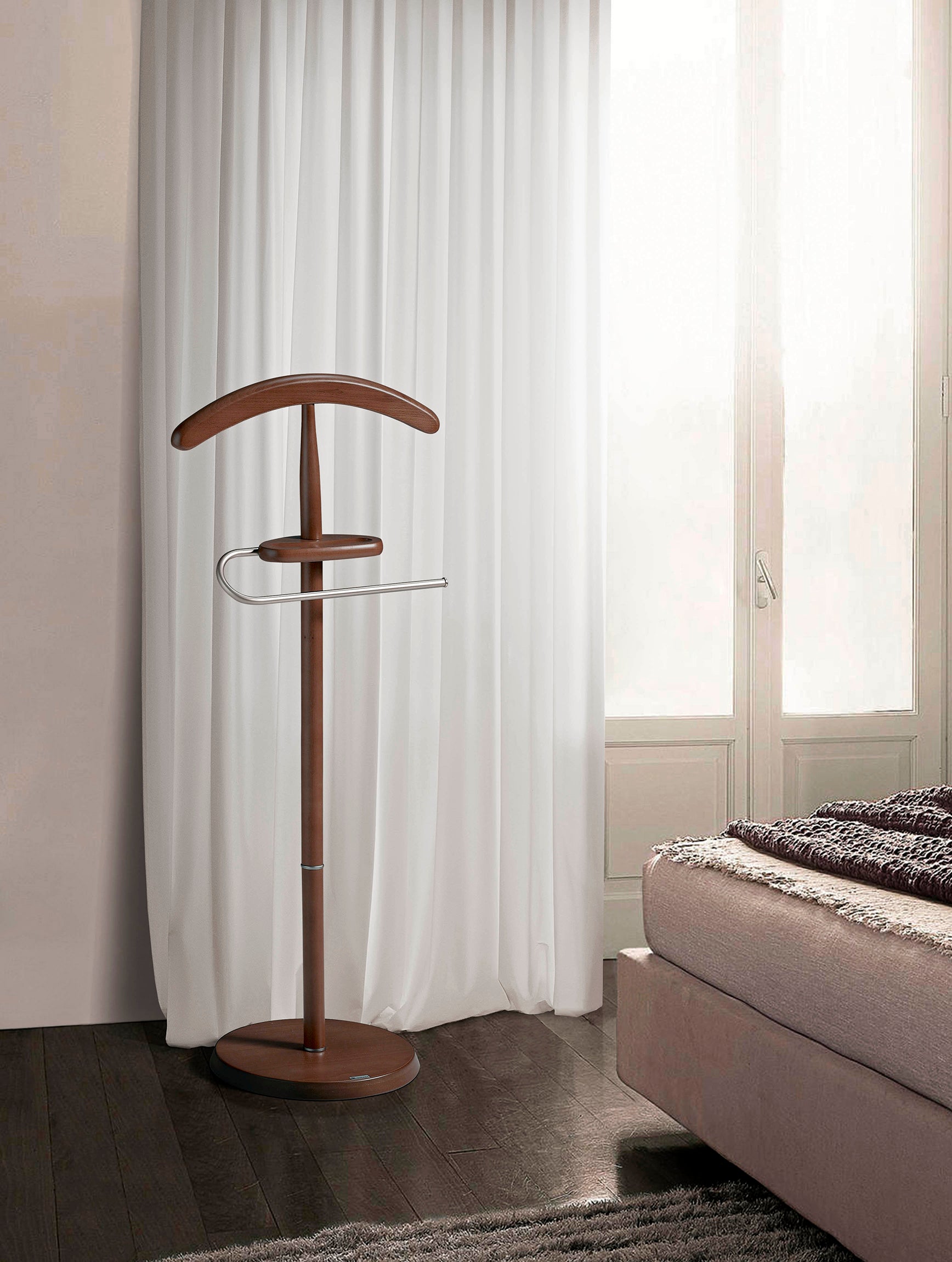 galán de noche, madera de haya, metal cromado, diseño clásico, organizador de ropa, dormitorio, maussa, práctico, atemporal