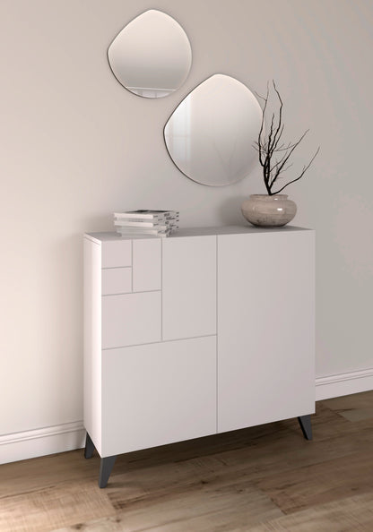 Mueble auxiliar blanco melamina con patas de madera y espejo en pared grafito
