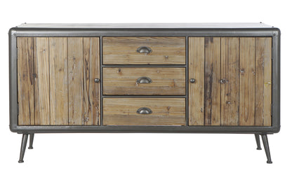 Este robusto buffet combina la calidez de la madera de abeto natural con la fuerza del metal, creando un mueble de estilo industrial con un carácter único. Su diseño sencillo y funcional, con dos puertas y tres cajones, ofrece un amplio espacio de almacenamiento para vajilla, mantelería u otros objetos. Las patas de metal inclinadas y los detalles en metal oscuro contrastan con la madera clara, añadiendo un toque moderno y elegante. Ideal para comedores, salones o recibidores, este buffet se convertirá en u