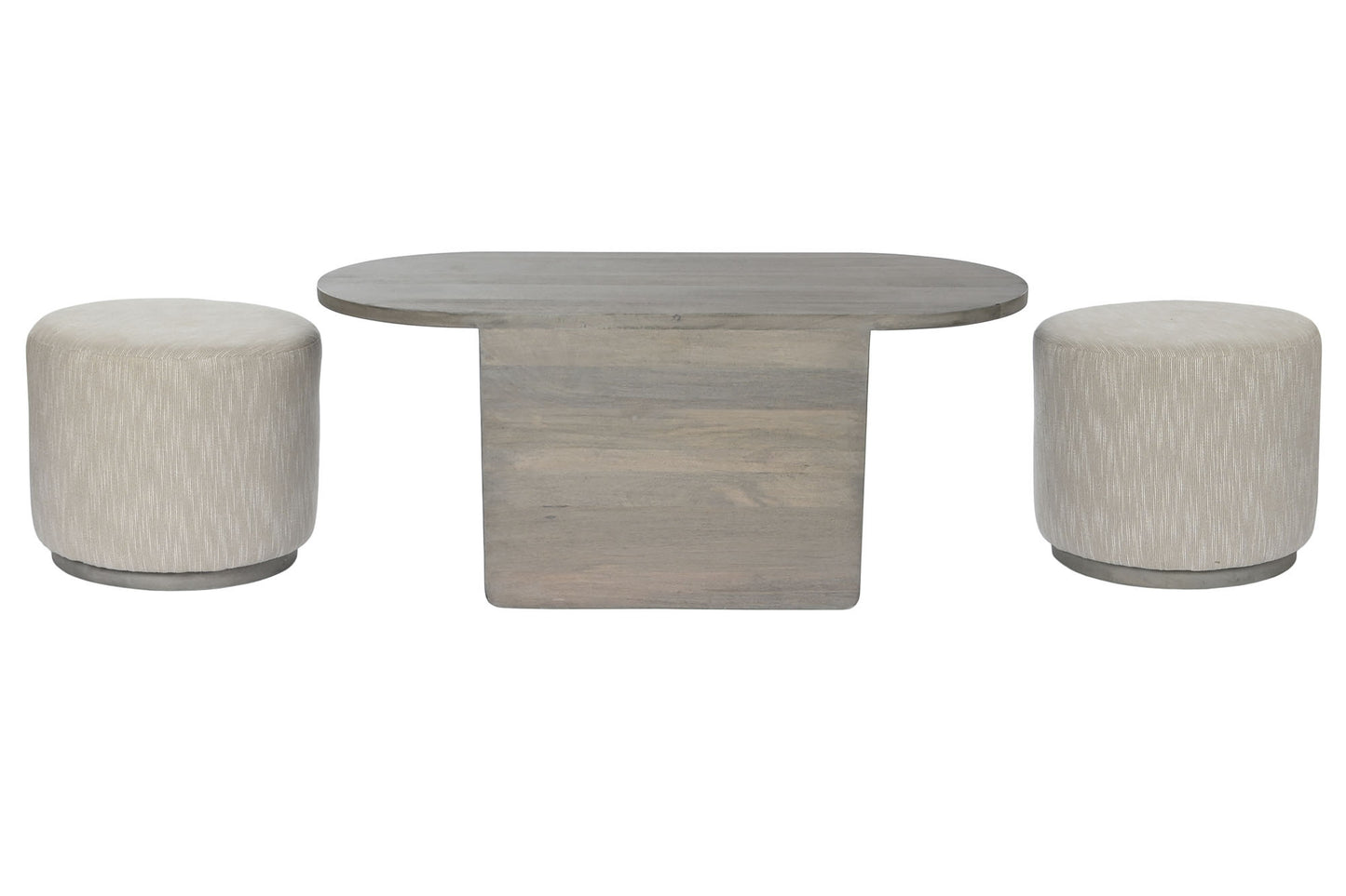 Este conjunto de mesa de centro con dos pufs combina funcionalidad y estilo en un diseño moderno y versátil. La mesa, fabricada en madera de mango de alta calidad, presenta un acabado gris elegante que se adapta a cualquier decoración. Los dos pufs tapizados en poliéster gris ofrecen asientos adicionales o reposapiés, y se pueden guardar cómodamente debajo de la mesa cuando no se usan. Este conjunto es perfecto para optimizar el espacio en tu salón, brindando un lugar para reuniones informales, disfrutar de